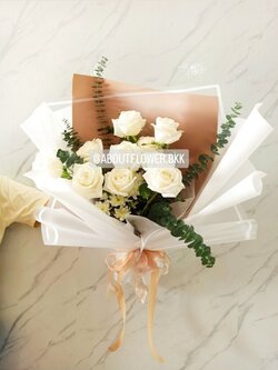 Get Well Soon Medium Bouquet White Rose เยี่ยมไข้ ช่อดอกกุหลาบ สีขาว คัด Size ช่อ 9 ดอก พร้อมตกแต่ง สามารถเปลี่ยนสีได้