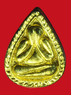 A1122 พระผงปิดตา ลงทอง ไม่ทราบที่และปีสร้าง 6