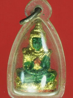 A573 พระแก้วมรกตจำลอง เลี่ยมพลาสติกเก่าพอมีอายุ ไม่ทราบอาจารย์ 8