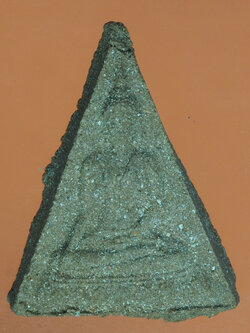 A143 พระพุทธ หลังยันต์ เนื้อผง ไม่ทราบที่และปีสร้าง 9