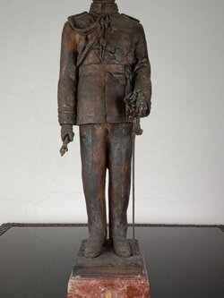 5.พระบรมรูปหล่อในหลวงรัชกาลที่9 พระบาทสมเด็จพระปรมินทรมหาภูมิพลอดุลยเดช