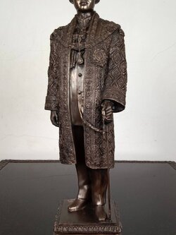 579.พระบรมรูปหล่อในหลวงรัชกาลที่ 9 พระบาทสมเด็จพระปรมินทรมหาภูมิพลอดุลยเดช (รมดำ)