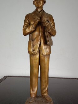 19.พระบรมรูปหล่อในหลวงรัชกาลที่9 พระบาทสมเด็จพระปรมินทรมหาภูมิพลอดุลยเดช