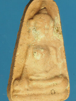 A467 พระผงสุพรรณ หลังยันต์ฺ เนื้่อดิน ไม่ทราบที่ 9.1