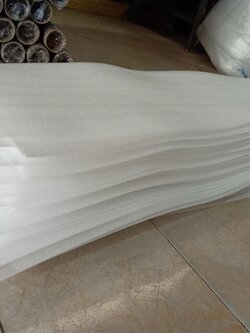EPE FOAM SHEET แผ่นโฟมบางกันรอย ขนาด 30cm x 10cm หนา 2 มม ราคา 5บาท/แผ่น(บรรจุ10แผ่น/แพ็ค)
