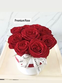Premium Rose Box กล่องดอกกุหลาบจีน สีแดง Size S คัดเกรด จำนวน 9 ดอก พร้อมตกแต่ง