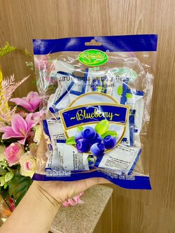 8858152030237 แฮปปี้ แจม แซนวิช บิสกิต สอดไส้แยมบลูเบอร์รี่ 90ก.