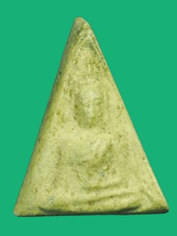 A5753 พระนางพญา เนื้อผงน้ำมัน เก่าพอมีอายุ ไม่ทราบที่และปีสร้าง 9