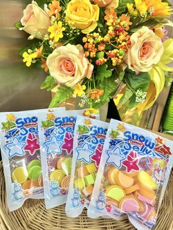 8852028353062 สโนว์เยลลี่(รวมรส)100กรัม. (คละลาย)