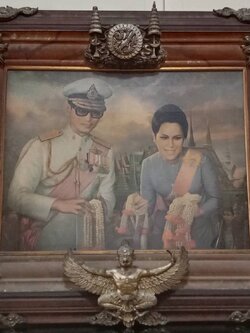 138.ภาพพิมพ์เก่าพระบรมสาทิสลักษณ์ในหลวงรัชกาลที่9 และสมเด็จพระบรมราชินีนาถในรัชกาลที่9