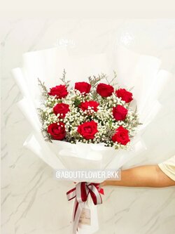 Birthday Medium Bouquet ช่อดอกกุหลาบ สีแดง นำเข้า คัด Size จำนวน 8-10 ดอก พร้อมตกแต่ง สามารถเปลี่ยนสีได้