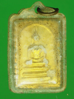 A55 พระสมเด็จหลังนางกวัก กระหลั่ยทอง เลี่ยมพลาสติกเก่า ไม่ทราบที่ 3