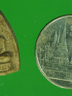 A670 พระพุทธปางมารวิชัย หลับยันต์ เนื้อผงน้ำมัน เก่ามีอายุ ไม่ทราบที่ 9