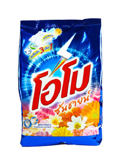 8851932356572 โอโม ผงซักฟอก ซันชายน์ 750 กรัม