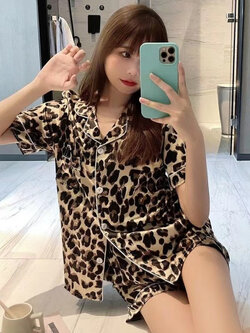 ชุดนอนลายเสือ ชุดนอนผ้านิ่ม SL022