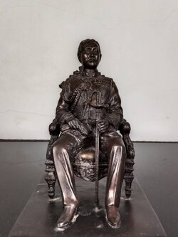 572.พระบรมรูปหล่อในหลวงรัชกาลที่ 5 พระบาทสมเด็จพระปรมินทรมหาจุฬาลงกรณ์ พระจุลจอมเกล้าเจ้าอยู่หัว ทรงประทับนั่งบัลลังก์