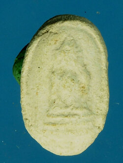 A619 พระพุทธ เม็ดบัว เนื้อผง ไม่ทราบที่และปีสร้าง 3