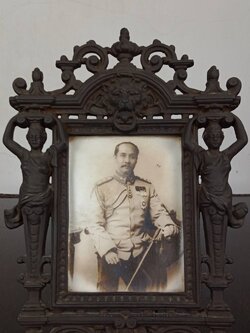 485.กรอบรูปโลหะพระบรมฉายาลักษณ์ในหลวงรัชกาลที่5 พระบาทสมเด็จพระปรมินทรมหาจุฬาลงกรณ์ พระจุลจอมเกล้าเจ้าอยู่หัว