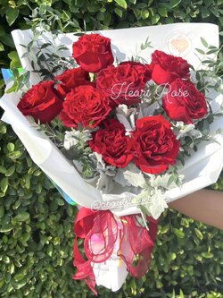 Birthday Bouquet Ecuador Heart Rose ช่อดอกกุหลาบเอกวาดอร์สีแดง นำเข้า คัด Size จำนวน 10 ดอก พร้อมตกแต่ง สามารถเปลี่ยนสีได้