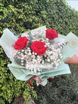 Fresh Flower Small Bouquet ดอกกุหลาบ สีแดง นำเข้า คัด Size จำนวน 3 ดอก พร้อมตกแต่ง สามารถเปลี่ยนสีได้