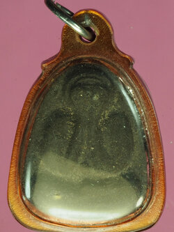 A172 พระปิดตา เนื้อดินผสมผงใบลาน ไม่ทราบที่และปีสร้าง เลี่ยมพลาสติก 6