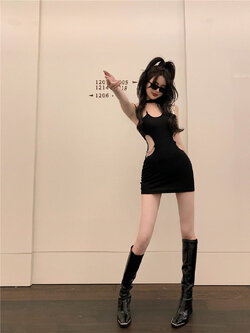 เดรสสายเดี่ยว เว้าเอว แต่งโซ่ รหัส CN2029