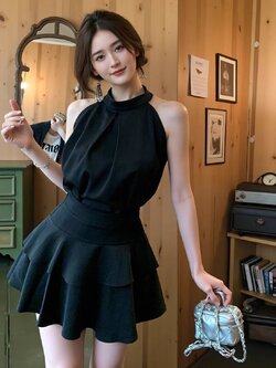 ชุดเซท เสื้อ+กระโปรง สีดำ ผ้าไหมซาติน รหัส Set4701 พร้อมส่ง