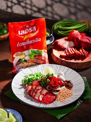 🎉ไม่เด็ดเราไม่ทำ นี่เลย เลอรส เตี๋ยวแห้งสุโขทัย เติมน้ำหมูแดงนิด เติมถั่วป่นหน่อย บีบมะนาวหอมๆ รับรองฟินนน จ้า 🥢🍜