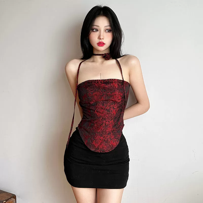 เสื้อเกาะอก ลายดอกกุหลาบ แถมโชคเกอร์คอ รหัส CN2692