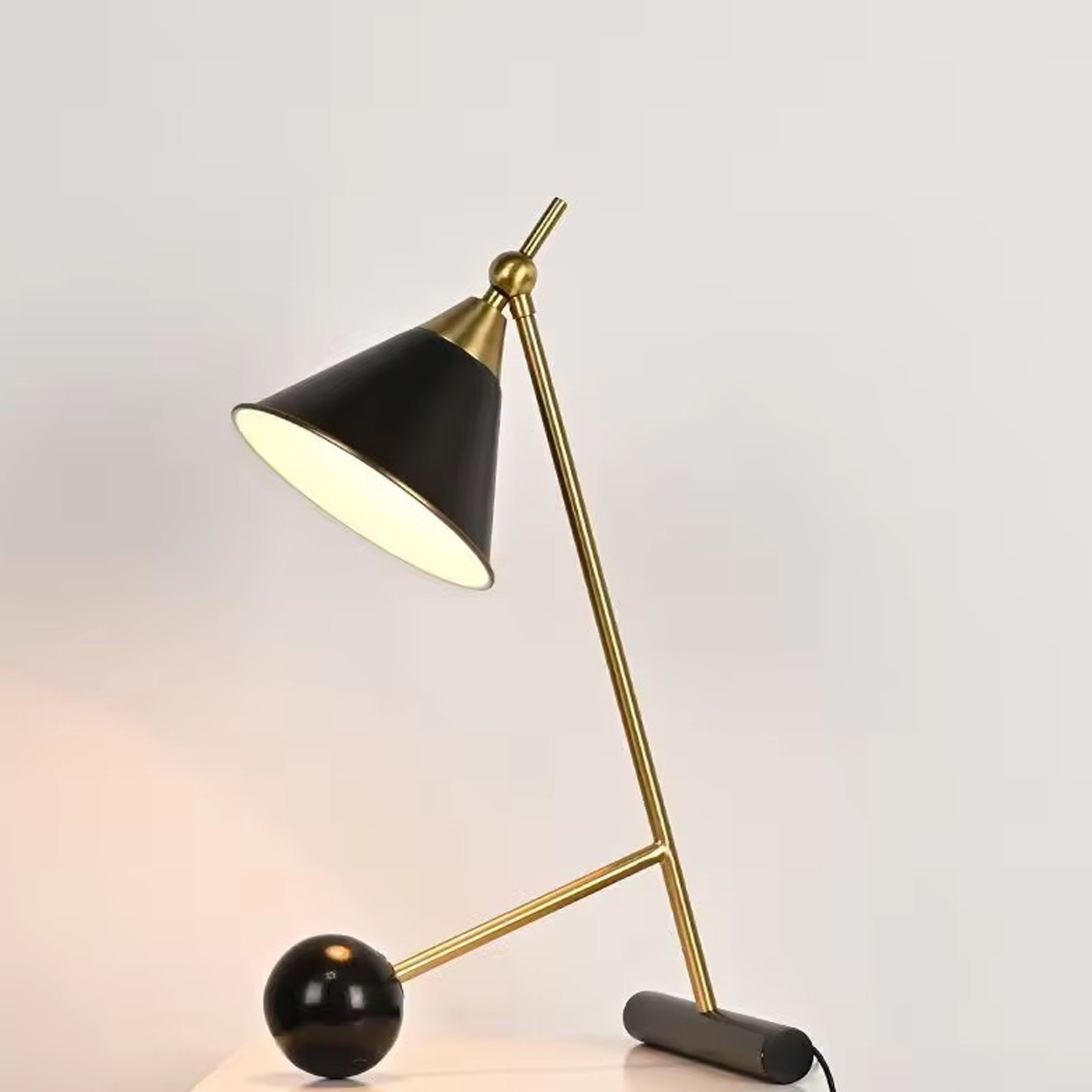 โคมไฟตั้งโต๊ะ สไตล์นอร์ดิก Nordic style table lamp Meta + Marble LED E27x1 IP20