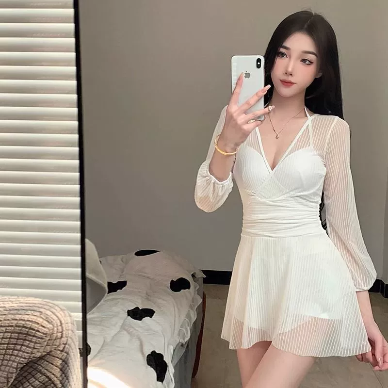 ชุดว่าน้ำ เดรสกระโปรงมีซับกางเกง กันโป้ รหัส SW8599