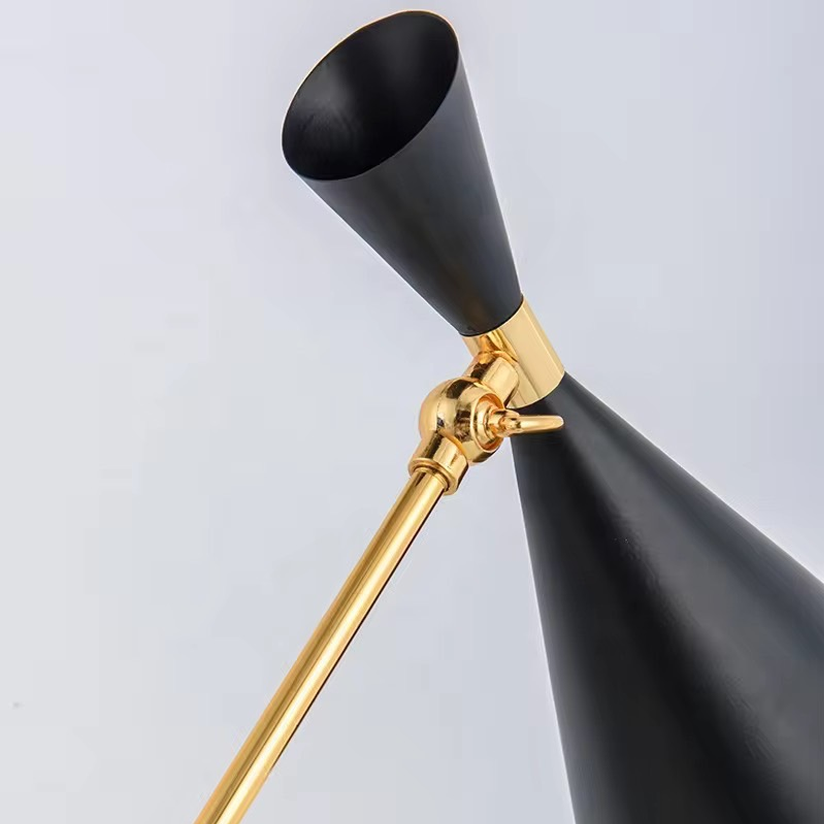 โคมไฟตั้งโต๊ะ Table lamp Metal Black + Gold LED E27x1 IP20