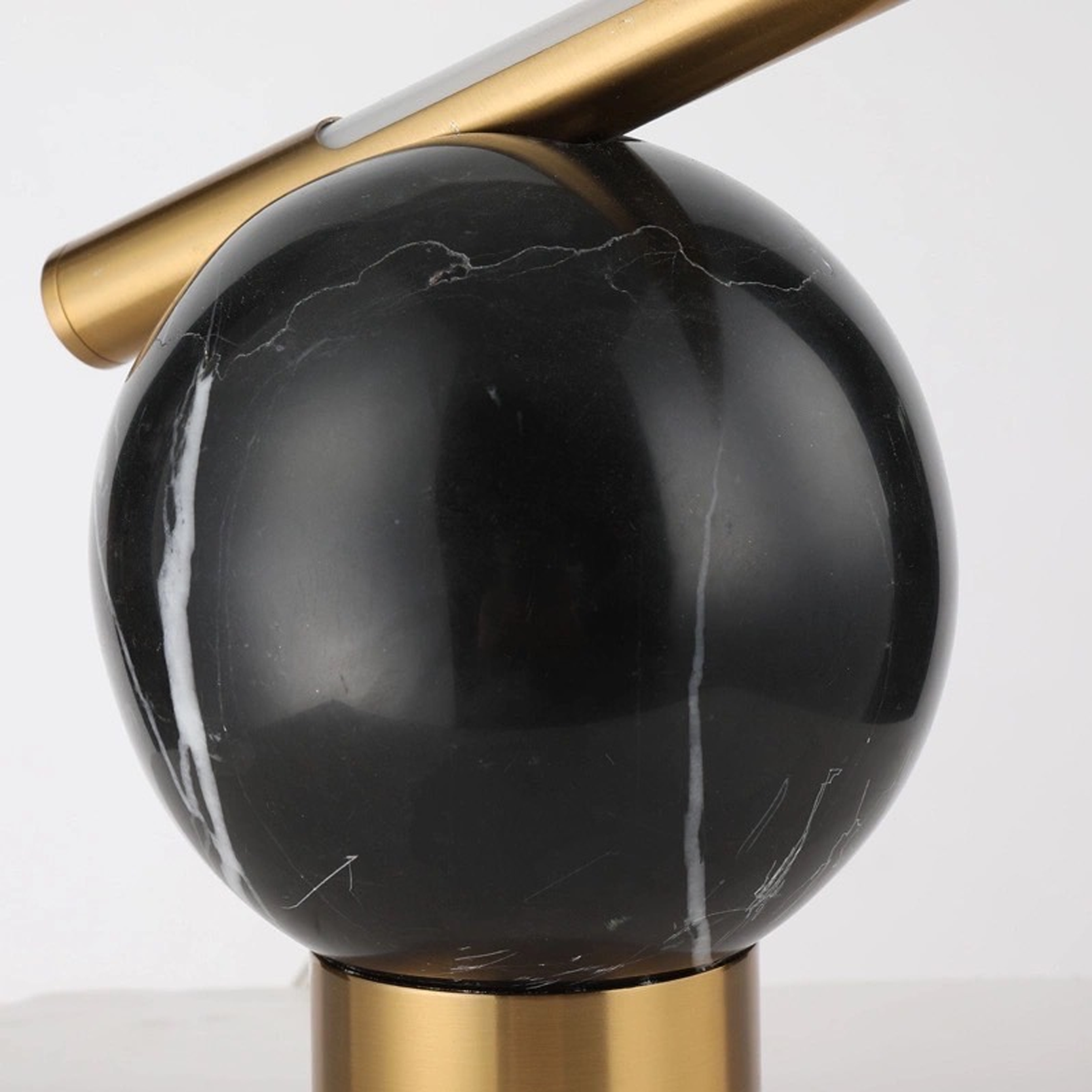 โคมไฟตั้งโต๊ะ สไตล์นอร์ดิก Nordic style table lamp Metal + Marble LED included