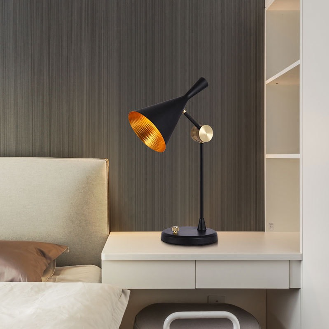 โคมไฟตั้งโต๊ะ Table lamp Metal Black + Gold LED E9x1 IP20