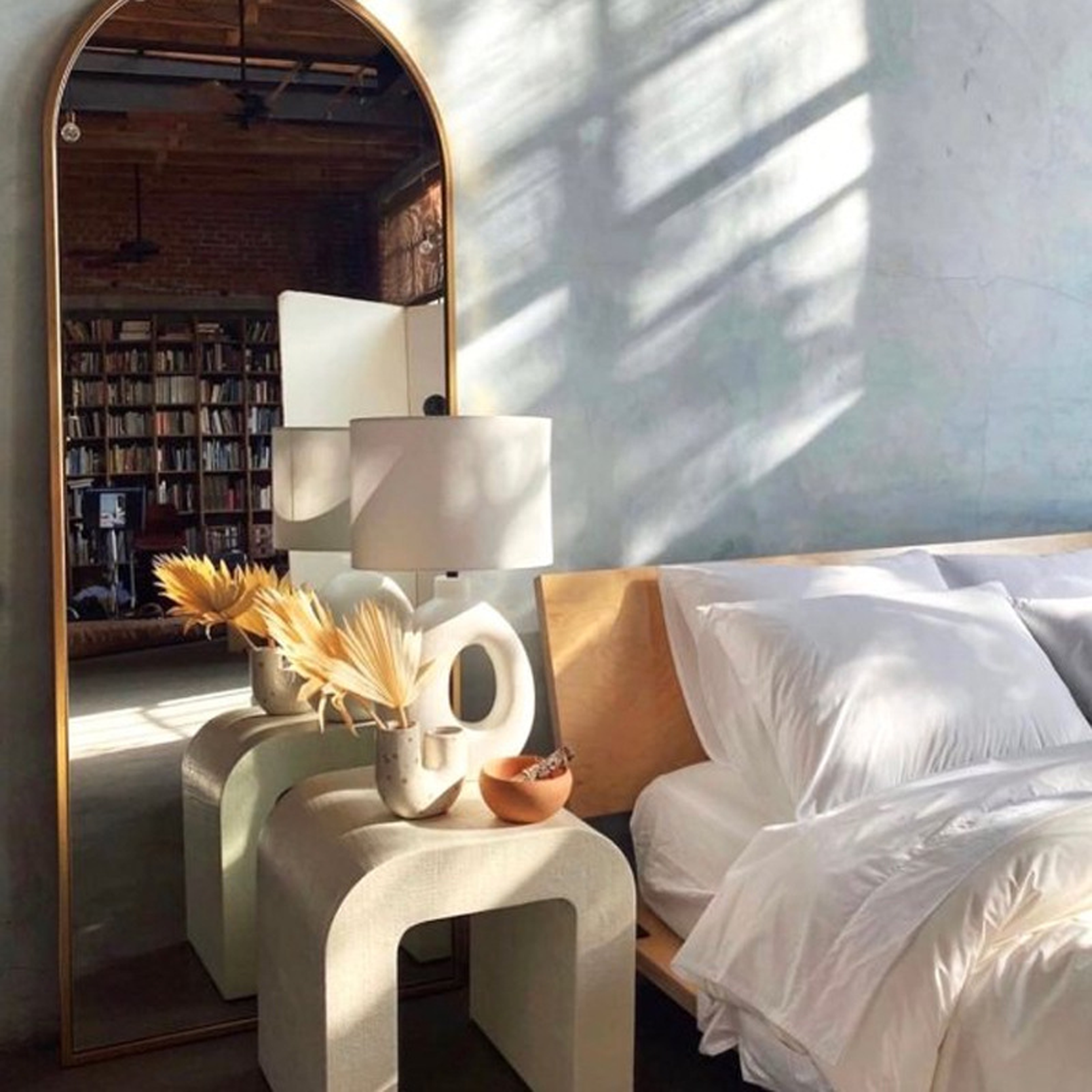 โคมไฟตั้งโต๊ะ สไตล์นอร์ดิก Nordic style table lamp Resin + Fabric LED E27x1 IP20