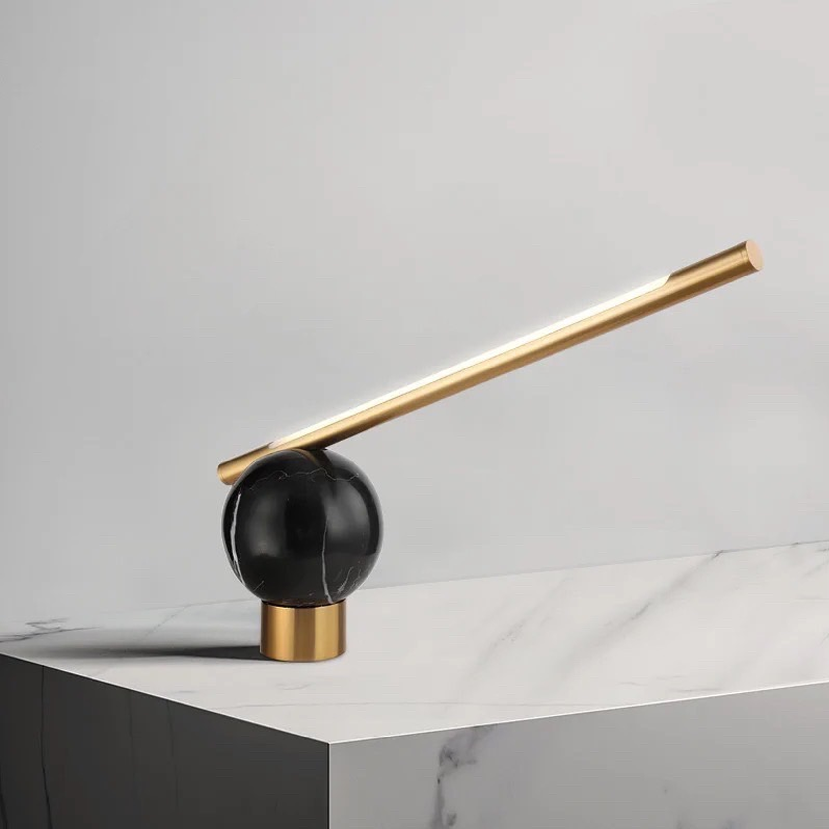 โคมไฟตั้งโต๊ะ สไตล์นอร์ดิก Nordic style table lamp Metal + Marble LED included