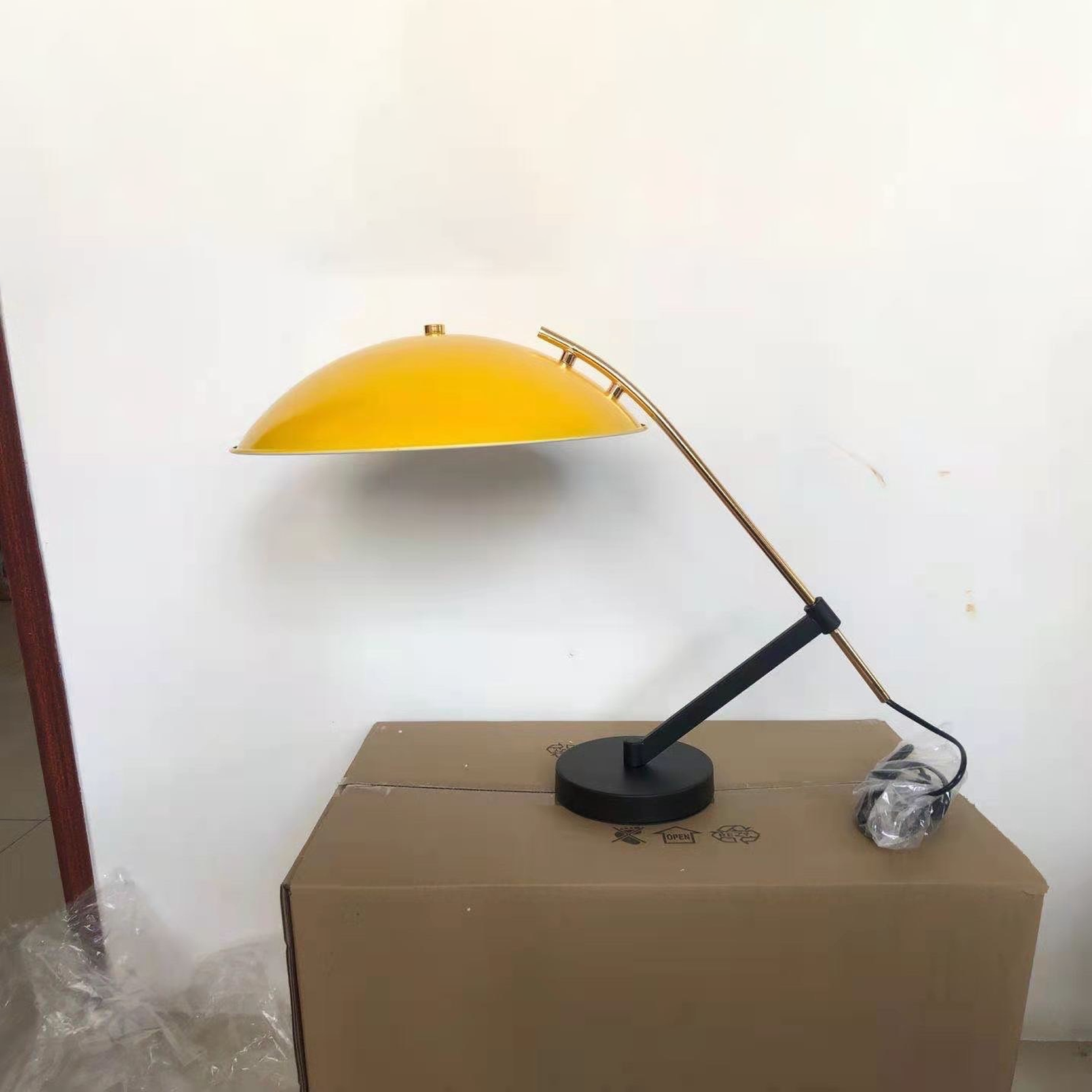 โคมไฟตั้งโต๊ะ Table lamp Metal Black + yellow LED E14x1 IP20