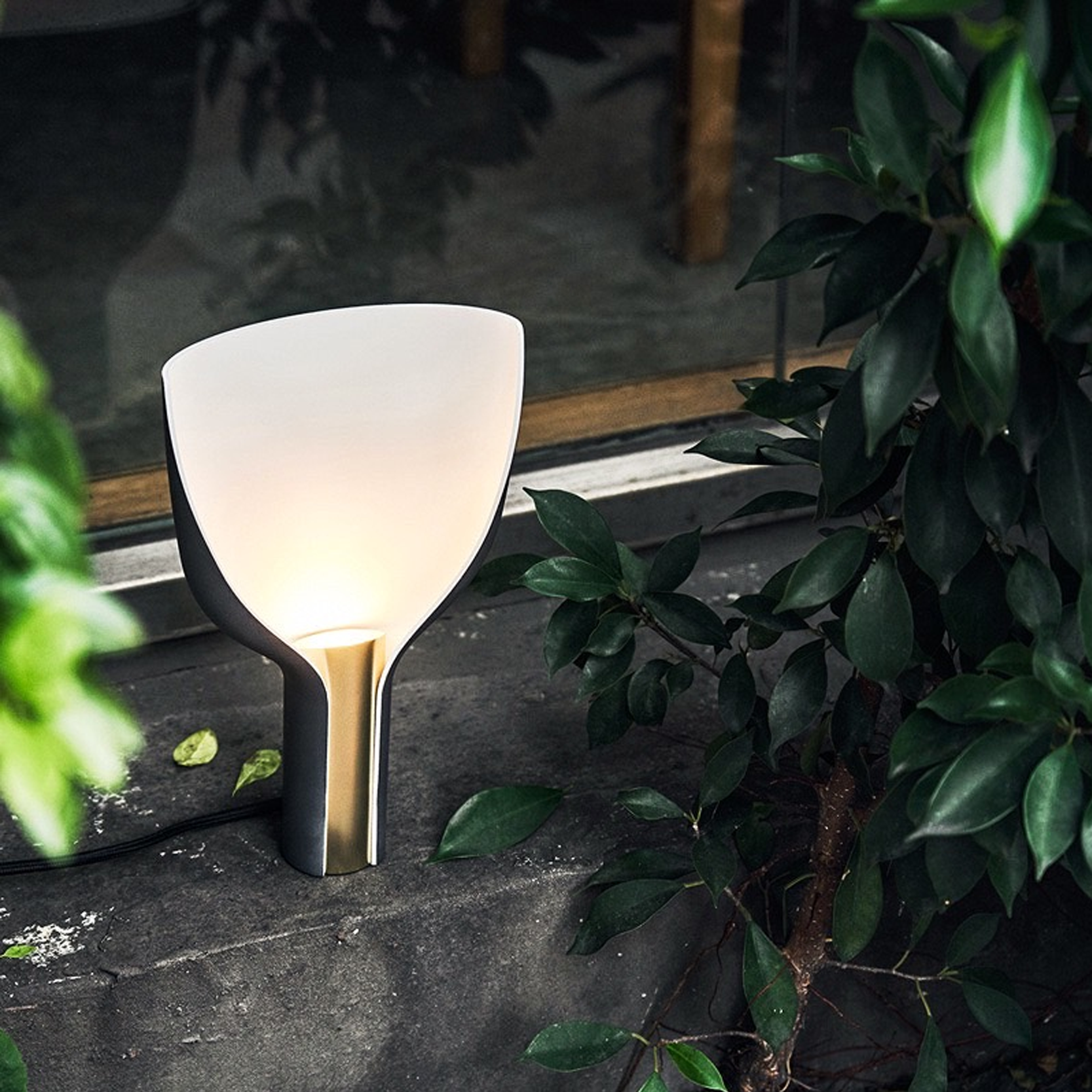 โคมไฟตั้งโต๊ะ สไตล์นอร์ดิก Nordic style table lamp Resin + hardware LED GU5.3x1 IP20