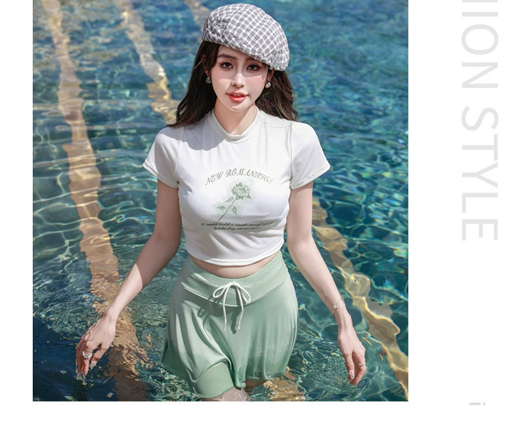 ชุดว่ายน้ำ เซท กระโปรง+เสื้อ สไตล์เกาหลี รหัส SW