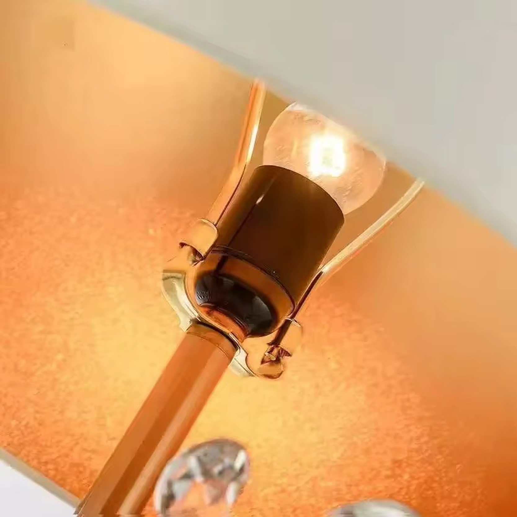 โคมไฟตั้งโต๊ะ Luxurious Table lamp Metal + Fabric LED E27X1 IP20