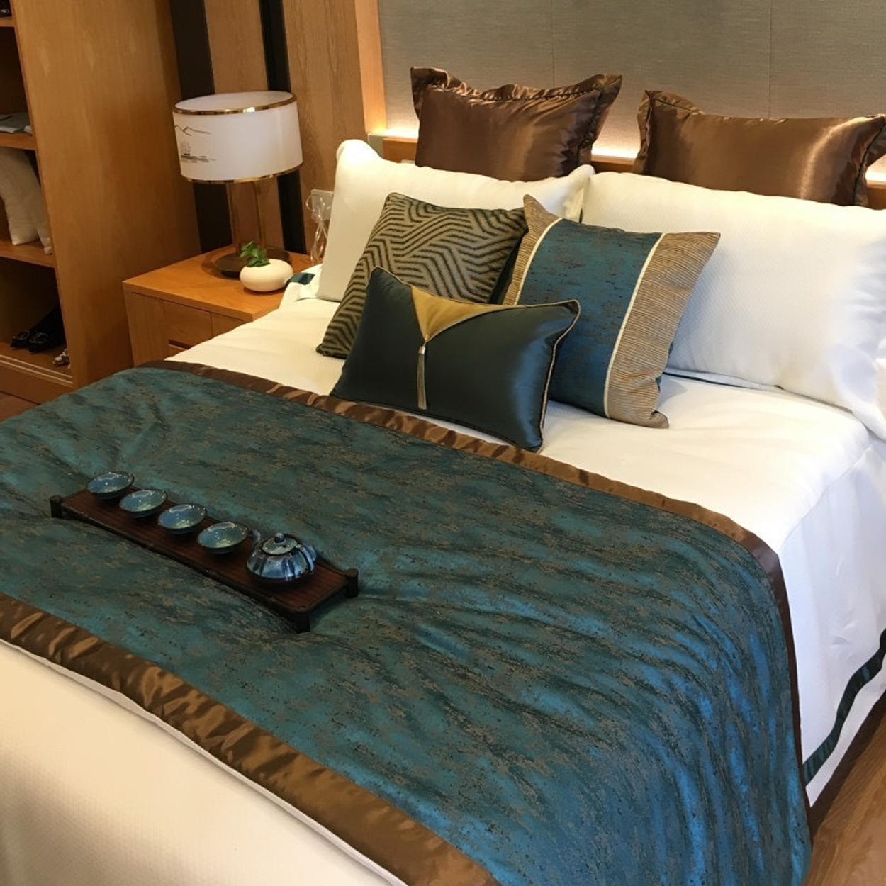 โคมไฟตั้งโต๊ะ สไตล์นอร์ดิก Nordic style table lamp Metal + Fabric LED E27x1 IP20