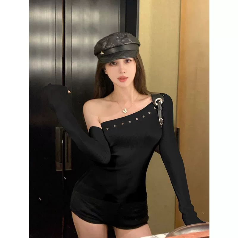 เสื้อปาดไหล่ โชว์แขน สไตล์เกาหลี รหัส CN2739