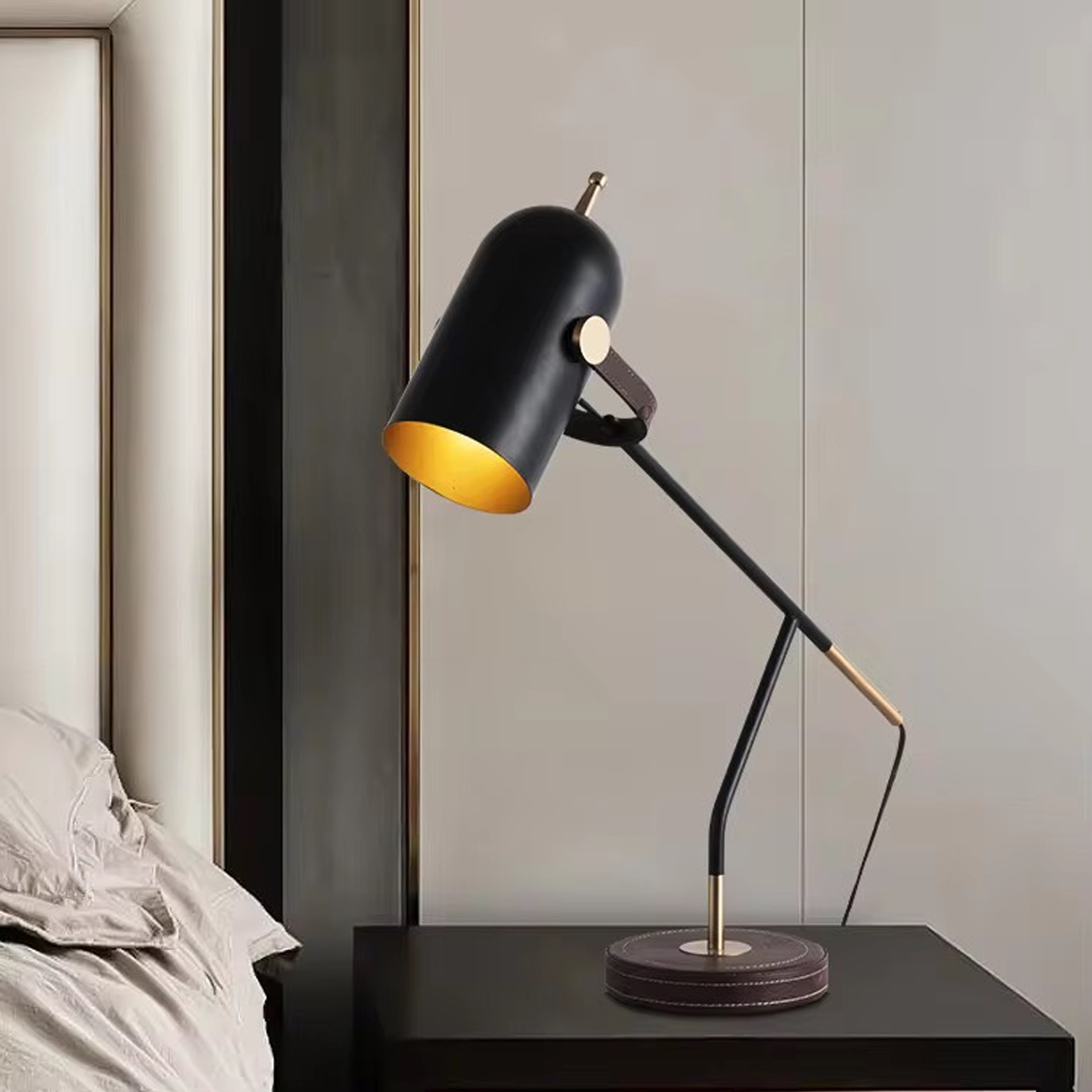 โคมไฟตั้งโต๊ะ สไตล์นอร์ดิก Nordic style table lamp Metal + leather LED E27x1 IP20